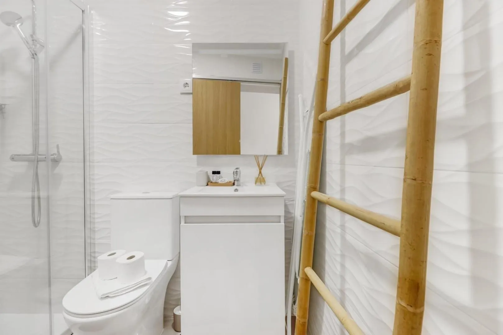 Appartement 2Br Renovated Heart Of Santos W/ Ac | By Airnest à Lisboa 0*,  Portugal